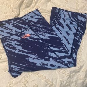 The north face blue abstract print cropped leggings